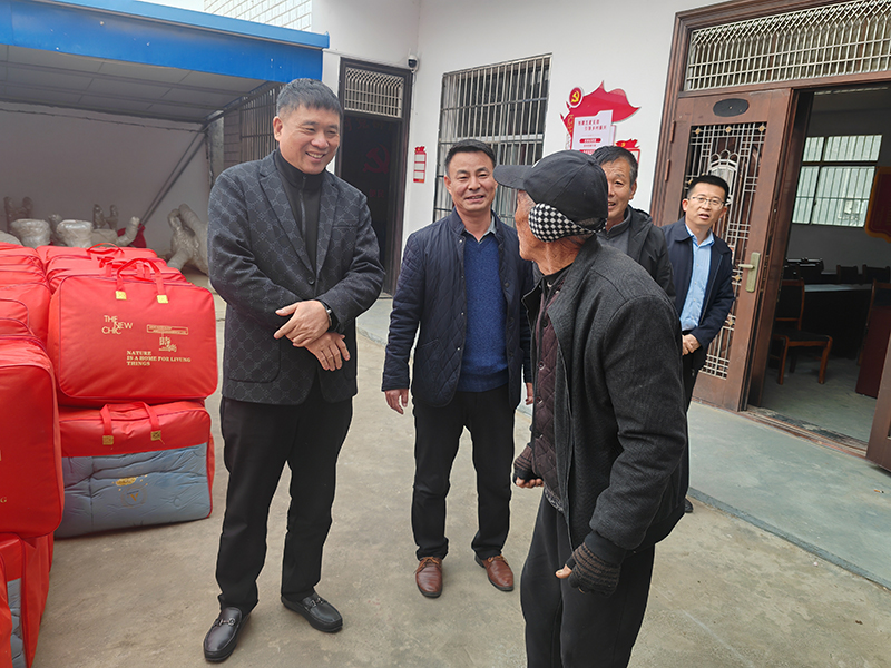 泰油谷集團(tuán)寒冬送暖沁人心